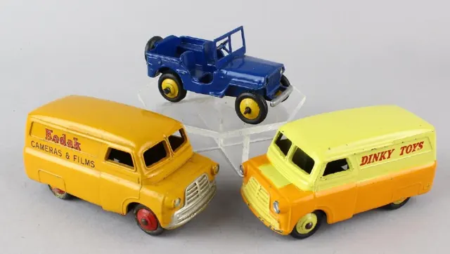 480 "Kodak", 482 "Dinky Toys" Bedford Vans