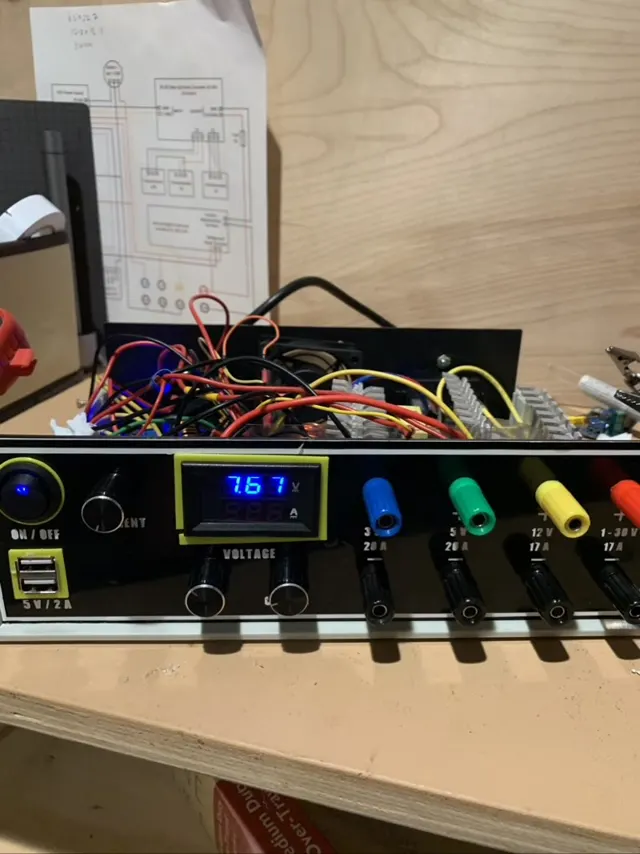 Lab Bench Power Supply